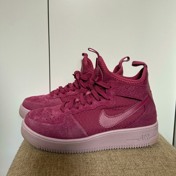 Wmns Air Force 1 Ultraforce Mid 'Force is Female' Vintage Wine - Picture 1 of 3